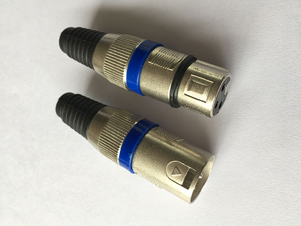 xlr连接器